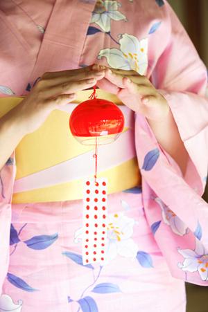 スタイリッシュな横型のidケース